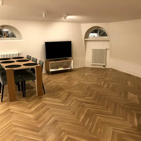 Апартаменты Great In A Heart Of